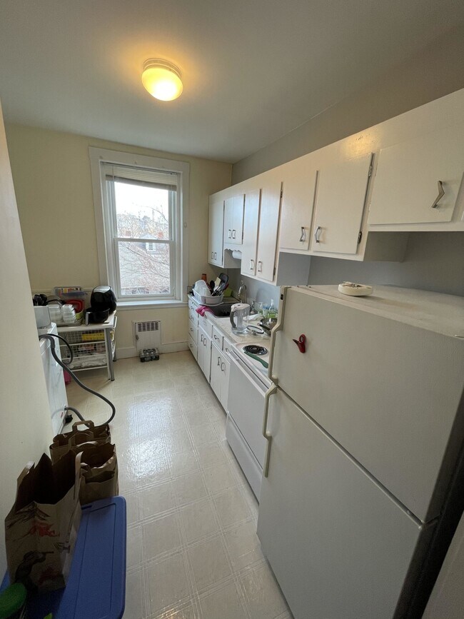 105 Longwood Ave, Unit 3A in Brookline, MA - Building Photo - Building Photo