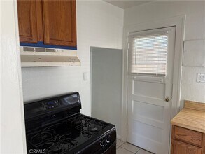 1062 W 24th St in Los Angeles, CA - Building Photo - Building Photo