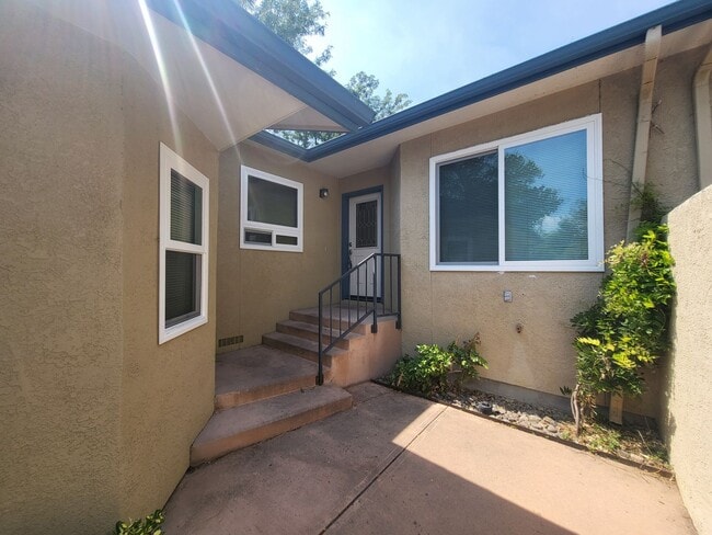 1010 Thompson St in Carson City, NV - Building Photo - Building Photo