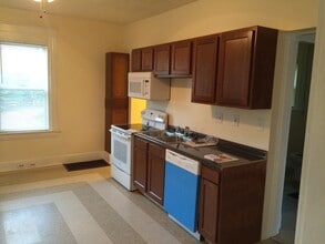 3026 Ahrens St in Cincinnati, OH - Foto de edificio - Building Photo