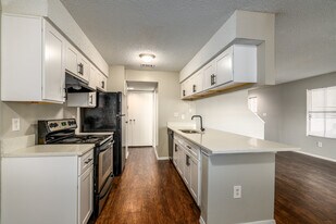 Evolve @ Arboretum in Austin, TX - Building Photo