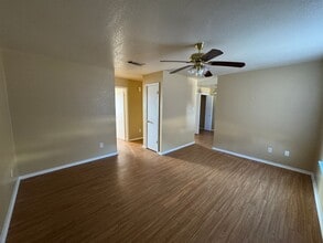 1709 Cedarhill Dr, Unit Unit B in Killeen, TX - Foto de edificio - Building Photo