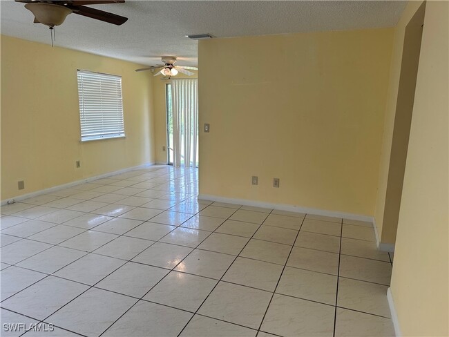 8 Roanoke Dr