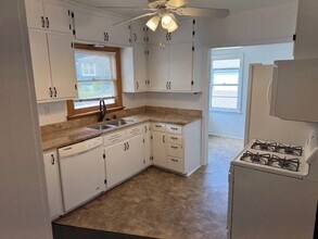 115 Chicago Ave N in Wayzata, MN - Building Photo - Building Photo