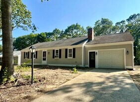 63 Rosemary Ln in Falmouth, MA - Building Photo