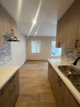 13425 Vanowen St in Los Angeles, CA - Building Photo - Building Photo