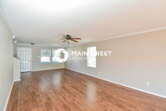 7802 Burro Bend in San Antonio, TX - Building Photo - Building Photo