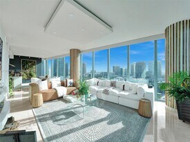 601 NE 36th St in Miami, FL - Building Photo