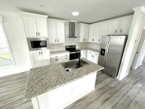 5364 Bahia Wy in Brooksville, FL - Building Photo - Building Photo