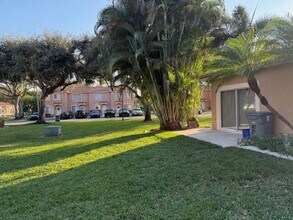9927 Kamena Cir in Boynton Beach, FL - Building Photo - Building Photo