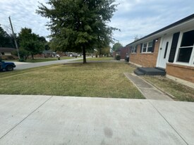 6319 Hackberry Way in Louisville, KY - Building Photo