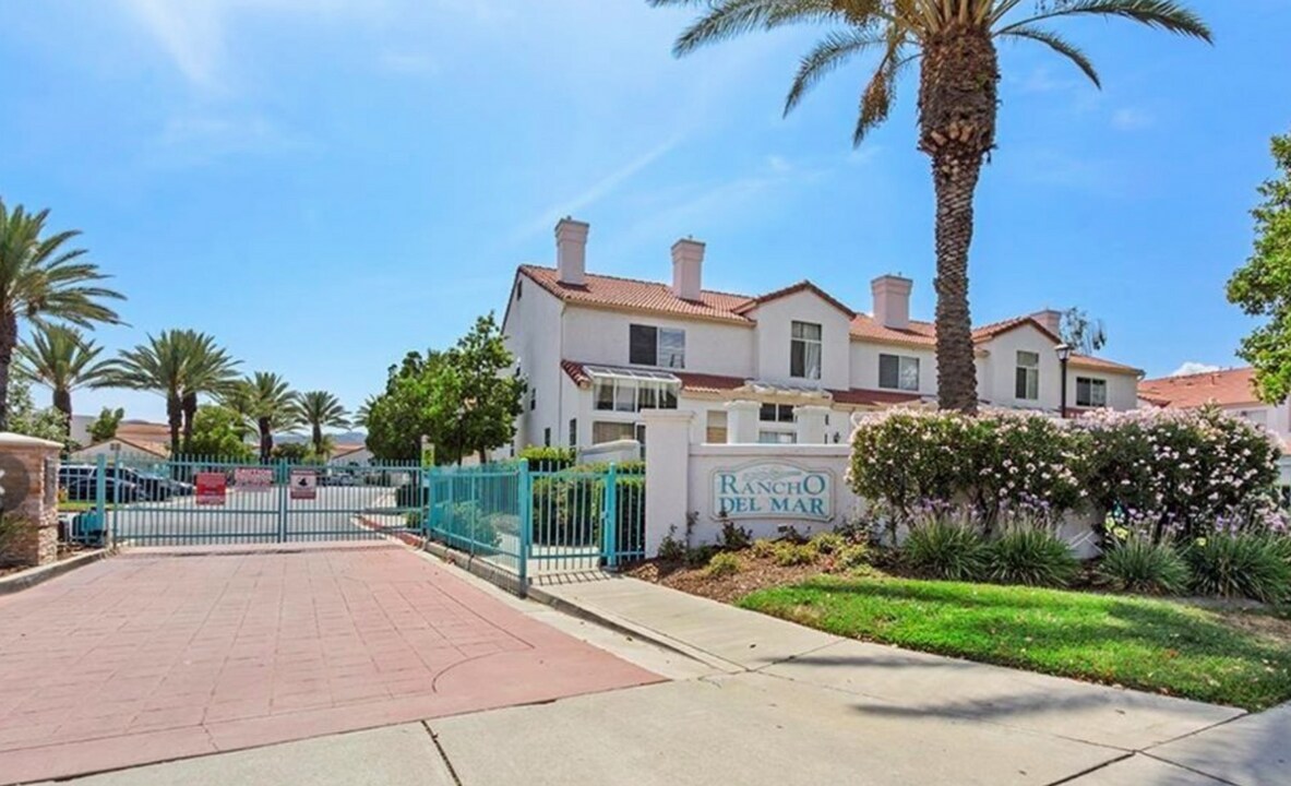 29519 Cara Way in Temecula, CA - Building Photo