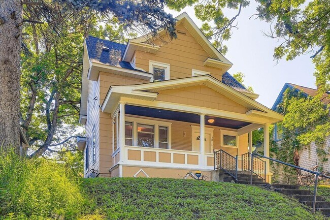 3014 N Humboldt Ave in Minneapolis, MN - Building Photo - Building Photo