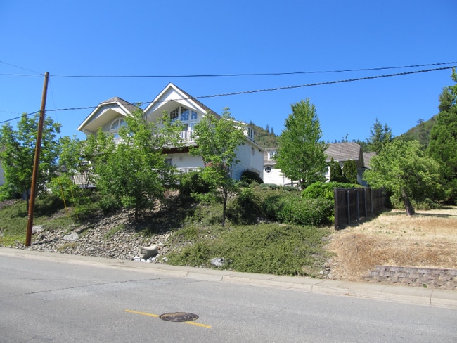 property at 1660 NE Foothill Blvd