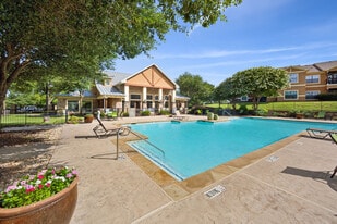 The Residences Of Holland Lake in Weatherford, TX - Building Photo
