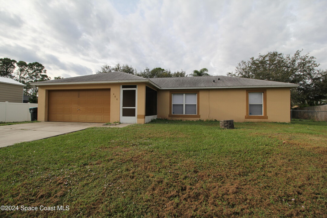 486 Booker Ave SE in Palm Bay, FL - Building Photo