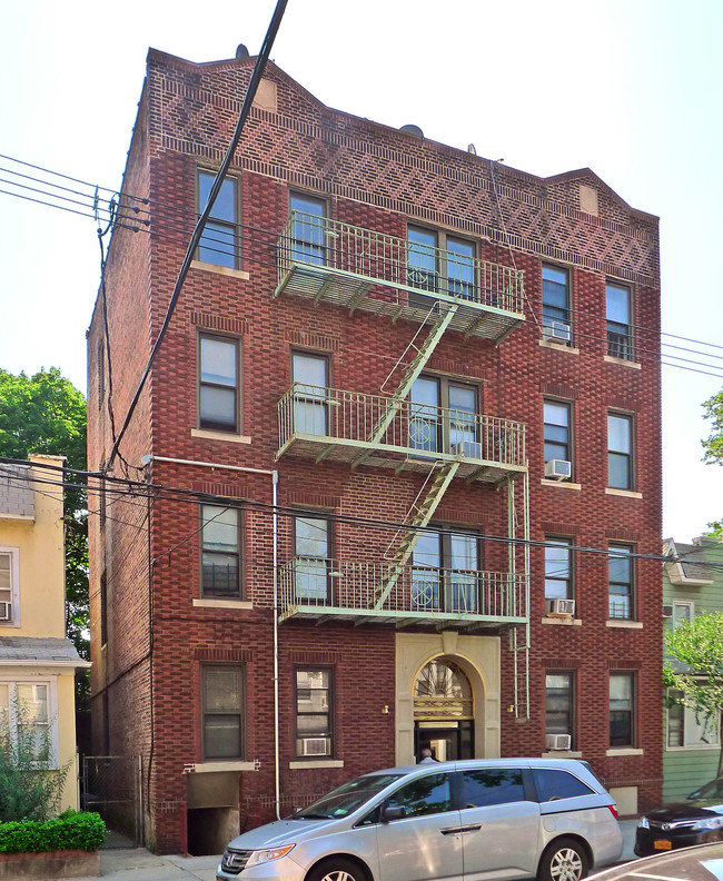 1723 E 15th St in Brooklyn, NY - Building Photo - Building Photo