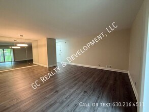 7383 Grand Ave-Unit -Unit 204 , Unit 204 in Downers Grove, IL - Building Photo - Building Photo