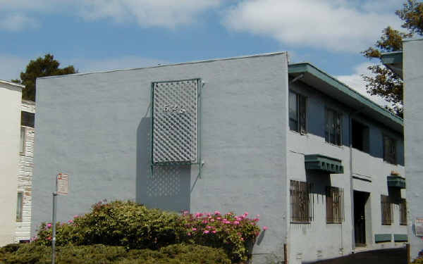 Temescal Apartments in Oakland, CA - Building Photo