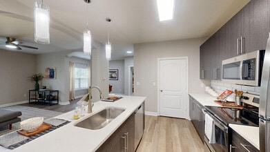 Autumn Breeze Apartments in Noblesville, IN - Foto de edificio - Building Photo