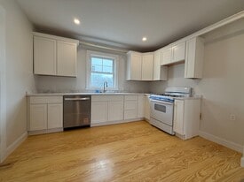 90 Watervale Rd, Unit # 1 in Medford, MA - Building Photo