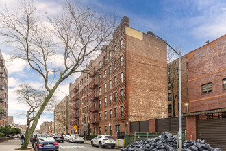 918 E 14th St in Brooklyn, NY - Building Photo - Building Photo