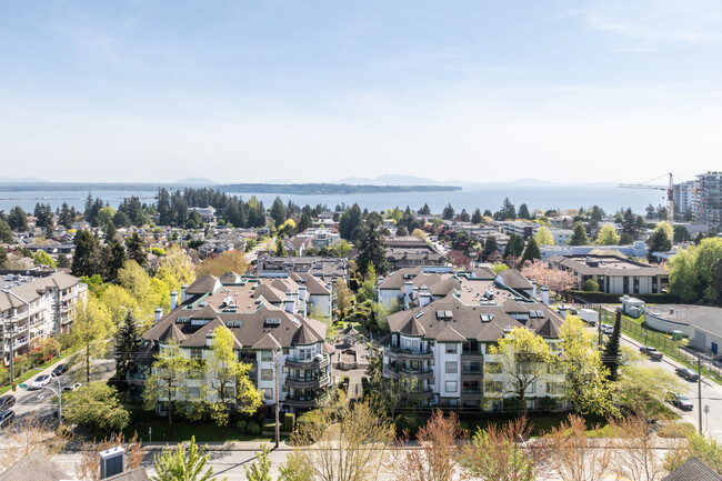 The Embassy in White Rock, BC - Building Photo - Building Photo