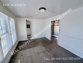 647 Jackson St in Oshkosh, WI - Building Photo - Building Photo
