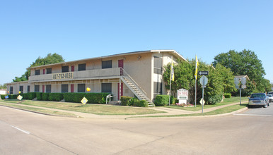 Taj Mahal Apartments in Fort Worth, TX - Building Photo - Building Photo