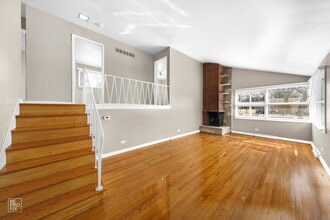 393 Huntington Ln in Elmhurst, IL - Building Photo - Building Photo