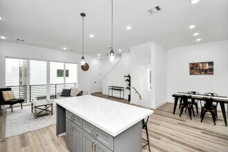 4804 Elysian St in Houston, TX - Building Photo - Building Photo