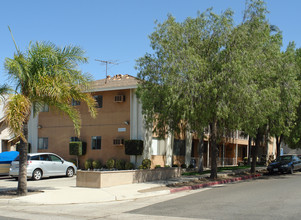 123 W 10th St in Corona, CA - Building Photo - Building Photo