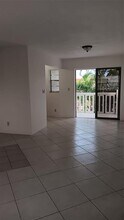 4169 SW 67th Ave in Davie, FL - Foto de edificio - Building Photo