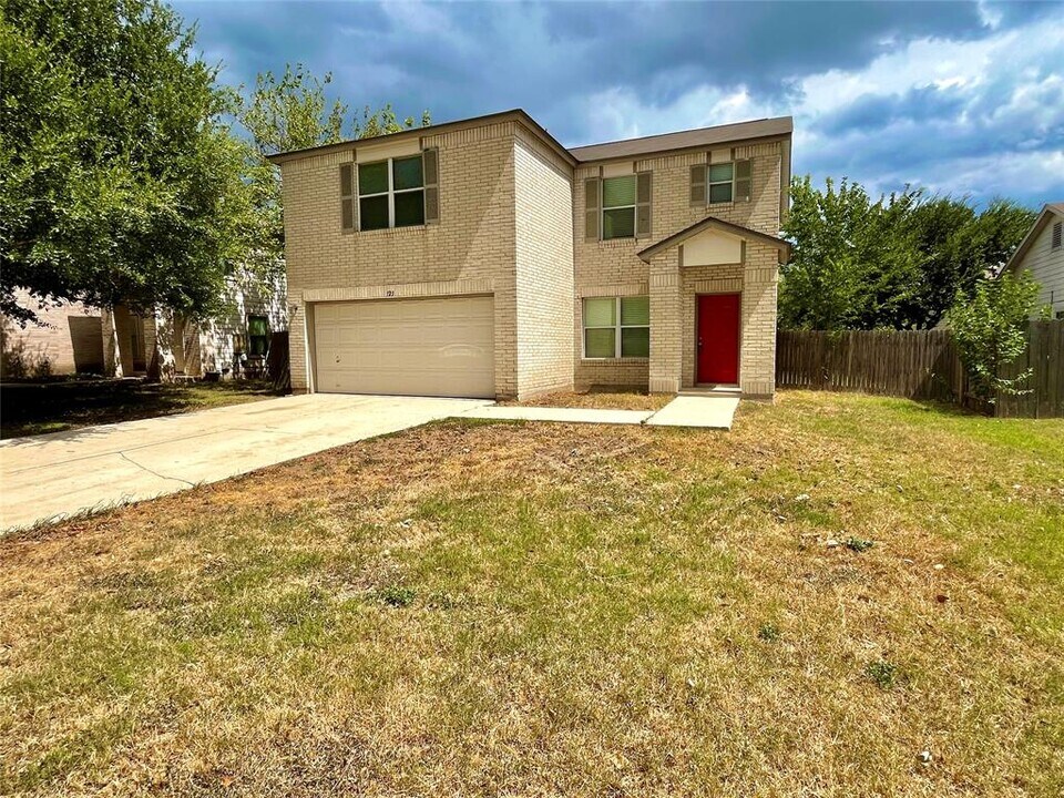 123 Pimlico in Kyle, TX - Building Photo