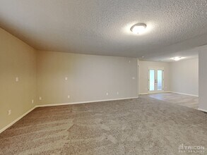 1679 Long Lake Dr in Greenwood, IN - Building Photo - Building Photo