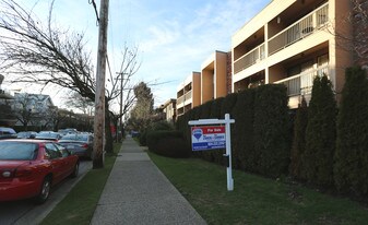 CYPRESS PARK in Vancouver, BC - Building Photo
