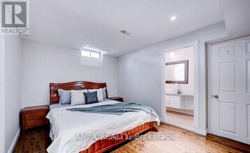 3 Stonebridge Dr in Markham, ON - Building Photo - Building Photo