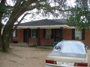 301 Flintside Dr in Albany, GA - Building Photo - Building Photo