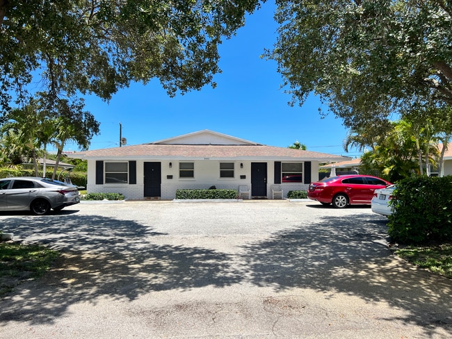 3013 Albatross Rd, Unit 2