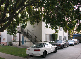 988 College Dr Apartments