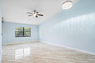 1647 Cabot Ln in Wellington, FL - Building Photo - Building Photo