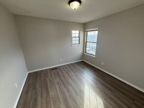 3363 S Hillcrest Ave in Springfield, MO - Building Photo - Building Photo