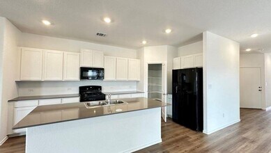 191 Tofalla in Kyle, TX - Building Photo - Building Photo