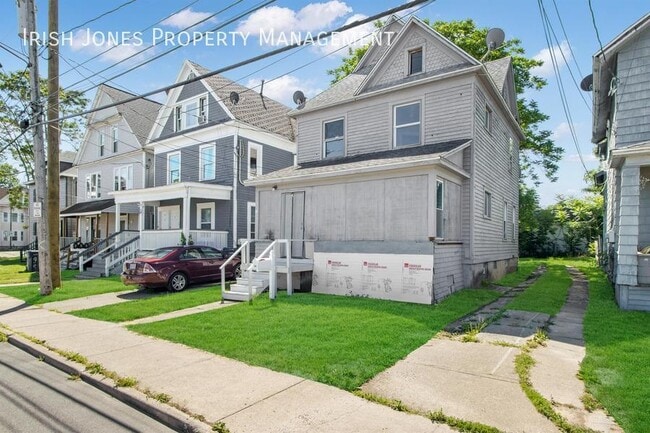 89 South St in Lockport, NY - Building Photo - Building Photo
