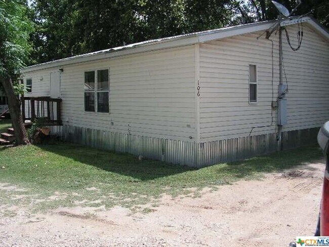 106 GBRV Lp in Canyon Lake, TX - Building Photo - Building Photo