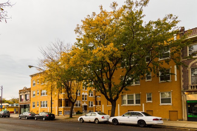 5948 W Lake St in Chicago, IL - Foto de edificio - Building Photo
