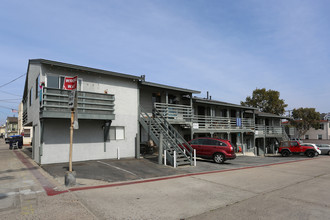 3600 Mission Blvd in San Diego, CA - Building Photo - Building Photo