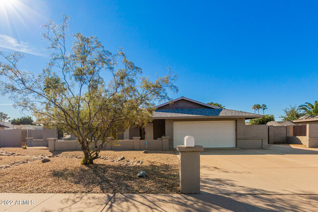 5337 E Gelding Dr in Scottsdale, AZ - Building Photo - Building Photo