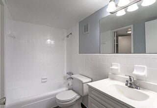 10605 N 56th St in Tampa, FL - Building Photo - Building Photo