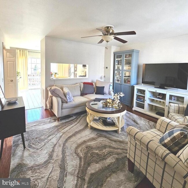 6552 Old Carriage Dr in Alexandria, VA - Building Photo - Building Photo